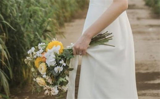 2025年农历四月初九结婚吉日查询 是办婚礼好日子吗