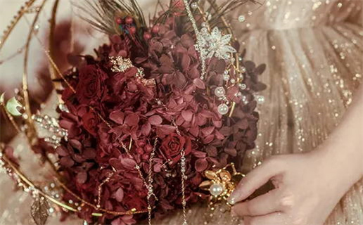 2025年农历八月初二是不是结婚吉日 办喜事吉利吗