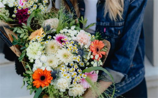 2025年农历五月初二结婚黄道吉日 宜办婚礼吉日查询